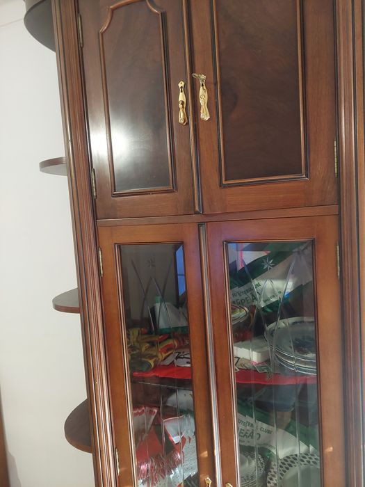 Móvel de sala em madeira de nogueira