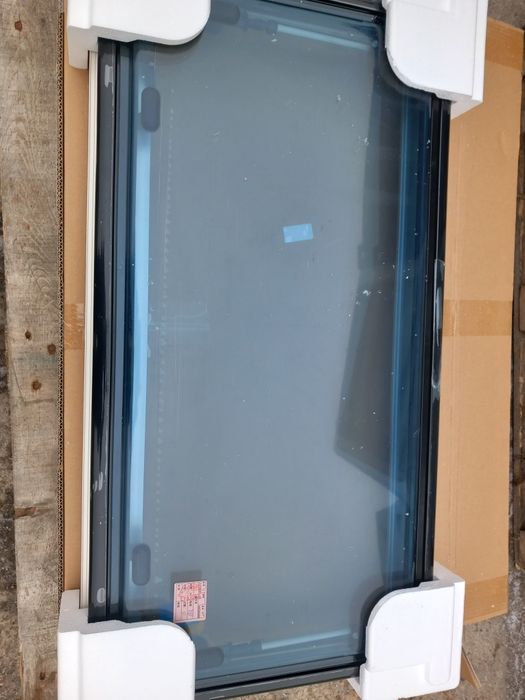 Okno boczne termiczne typu s4 do kampera przyczepy 900x450