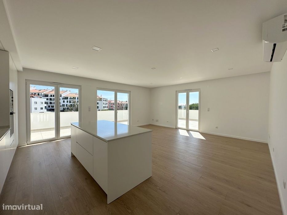 Apartamento T2 Novo com Terraço de 102 m² e Vista Mar na Ericeira