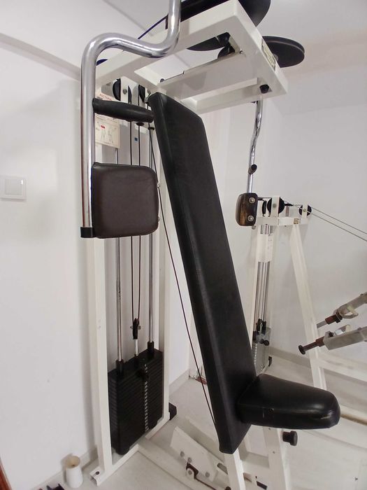 Technogym maquina de peito fly aberturas