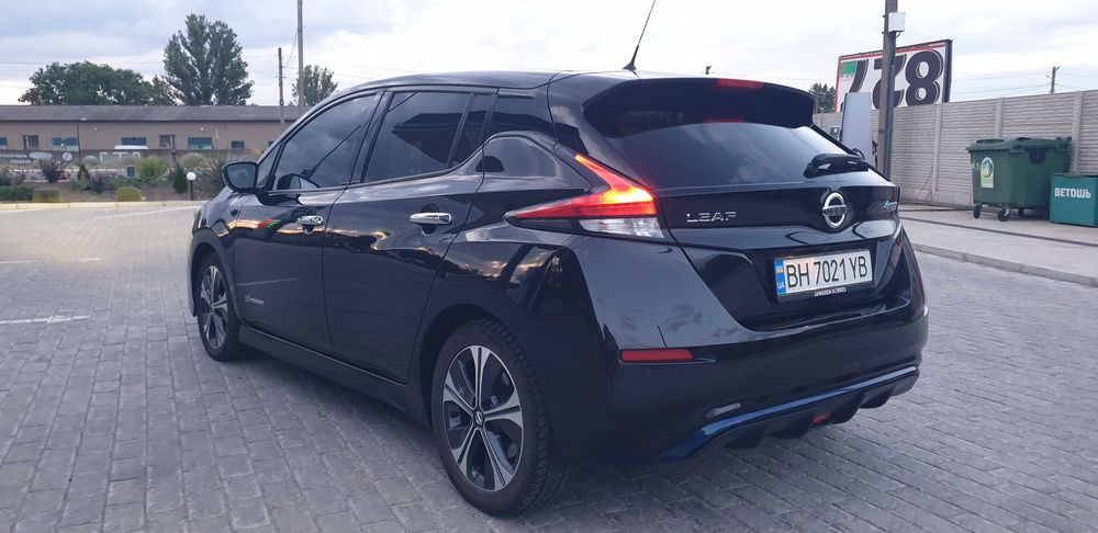 Продам Nissan Leaf