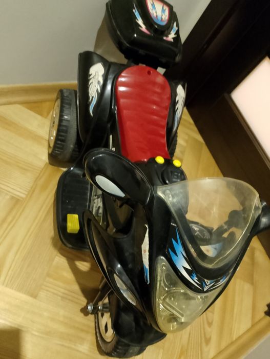 Motorek na akumulator