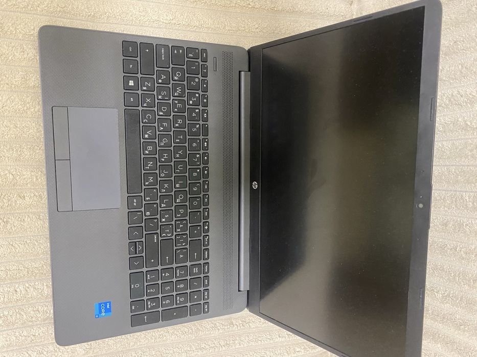 Продаю майже новий ноутбук HP-Laptor 15
