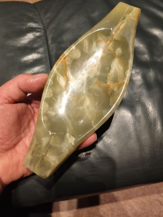 Patera popielnica z zielonego onyksu