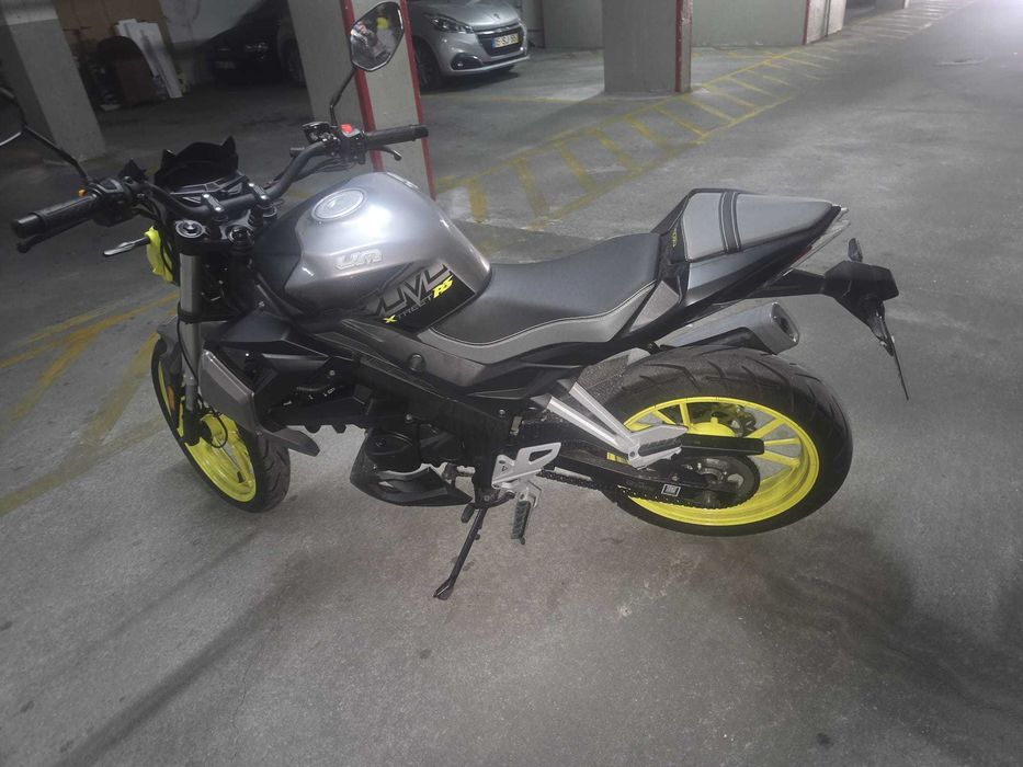 UM Xtreet RS 125 — 2 741 km, Garantia 1 Ano
