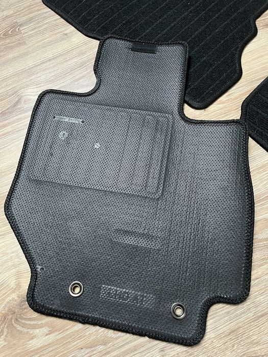 Оригінальні ворсові килимки для Suzuki Jimny 2024