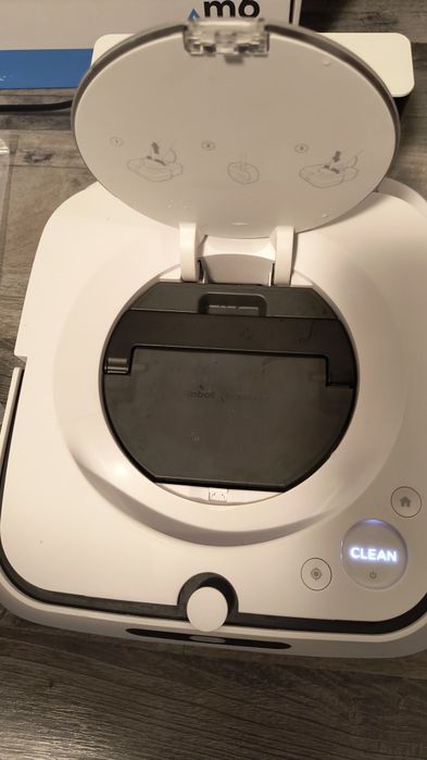 Robot mopujący IRobot Braava Jet M6