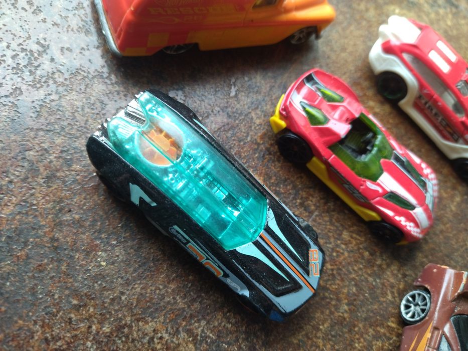 Машинки Hot wheels