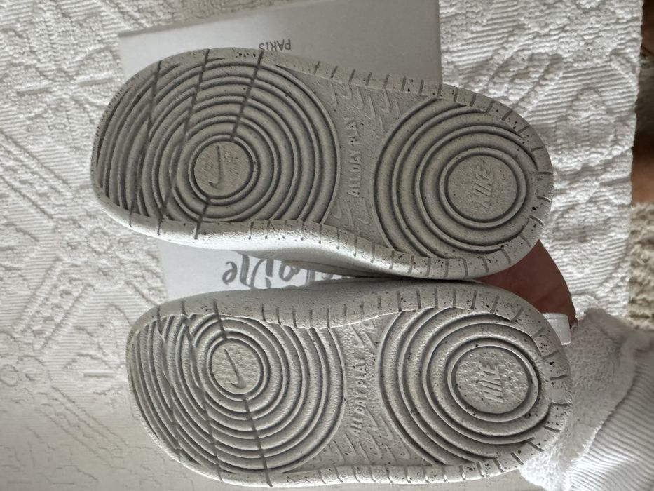 Sapqtilhas Nike tam. 21