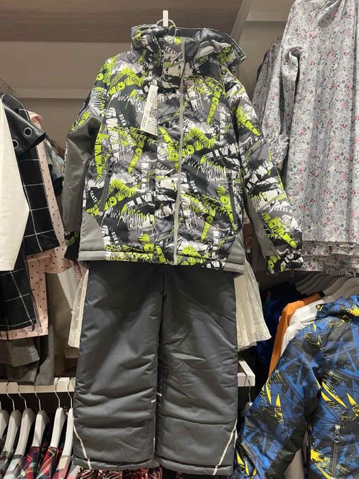 Зимний комплект полукомбинезон и куртка