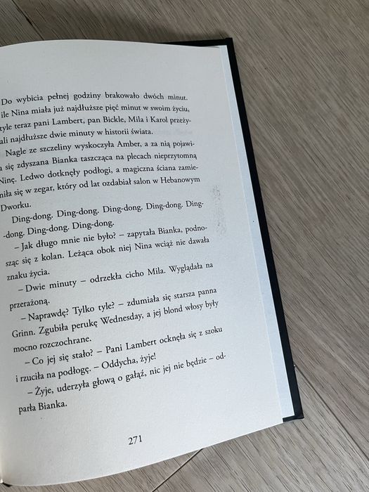Książka „Godzina czarów” autorstwa Małgorzaty Starosty, nowa