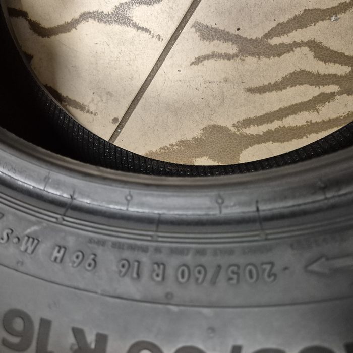 205/60R 16 Continental zima