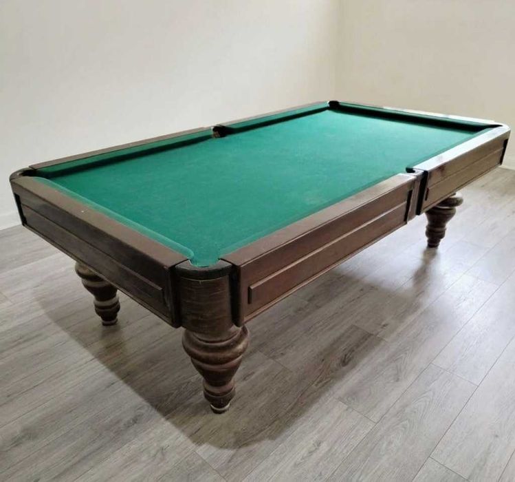 Snooker clássico com tacos e bolas