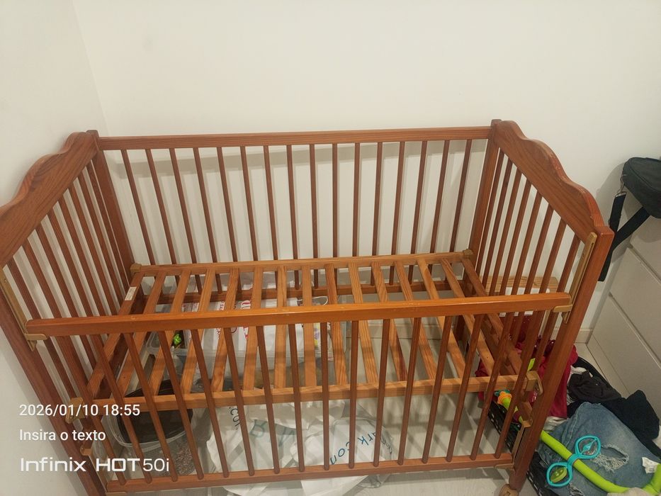 Cama de bebê  como nova