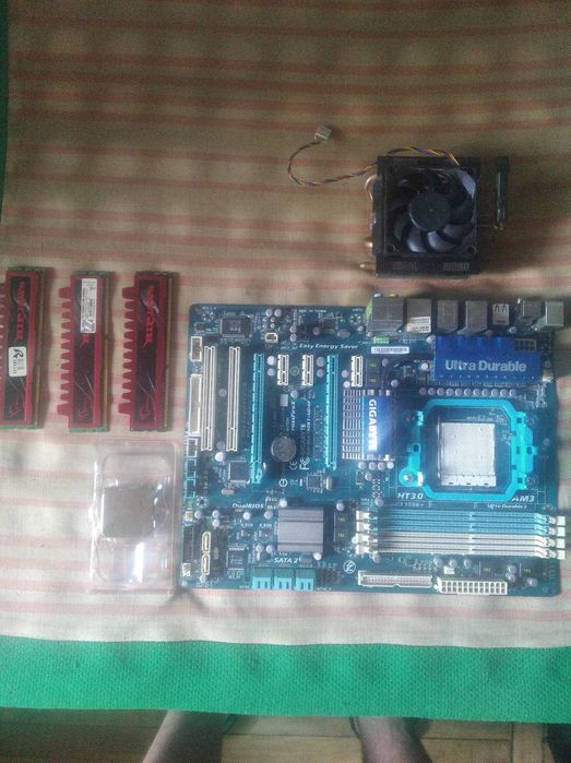 Gigabyte GA-MA790XT-UD4P, AMD Phenom II, 3шт. DDR3 G.SKILL на 4gb