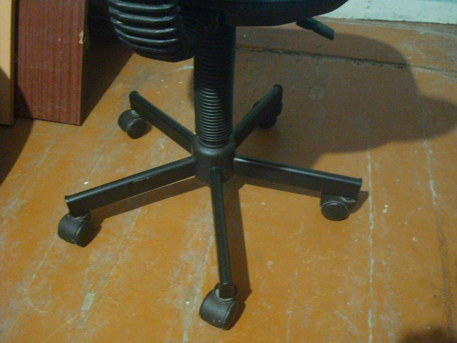 продам кресло  офисне