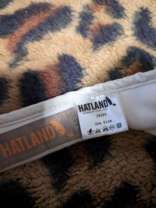 Продам спортивний козирок HATLAND