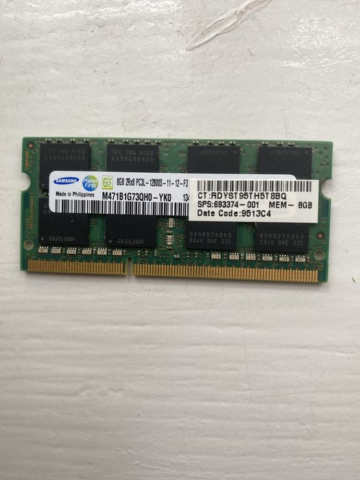 Оперативка 8 gb  SAMSUNG