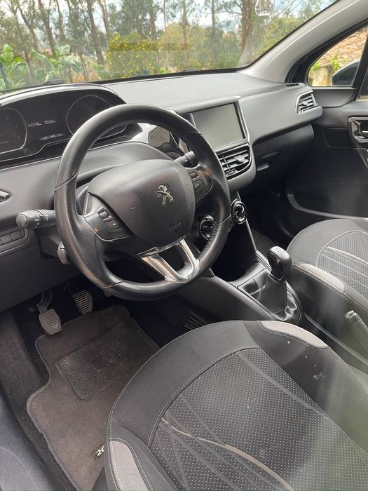 Peugeot 208 — fotografia 4