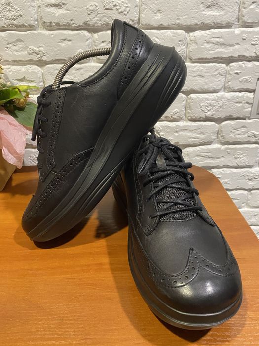 Туфлі kybun Men's Yangban Black Dress Shoe