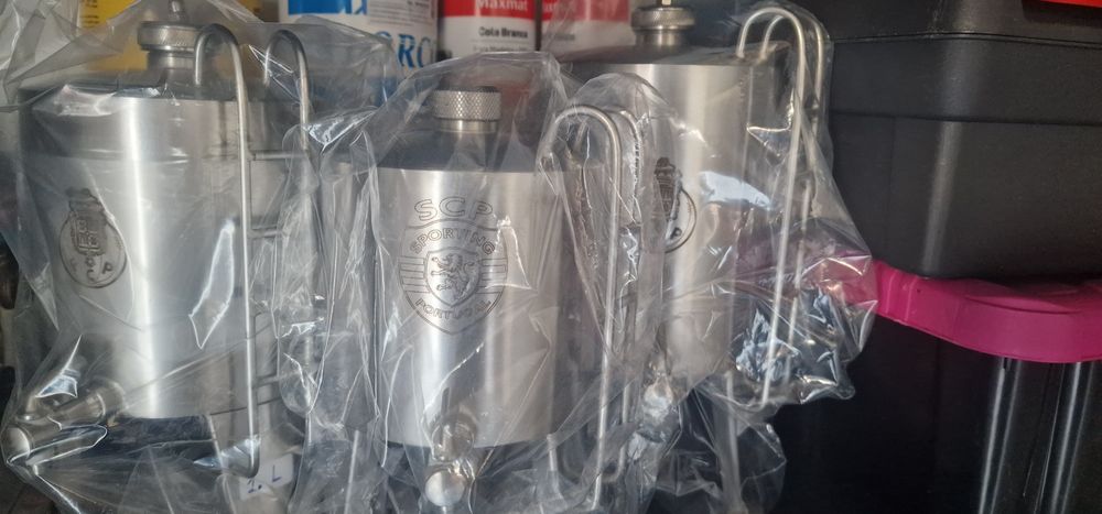 Ofereçer no natal cubas artesanais robustas