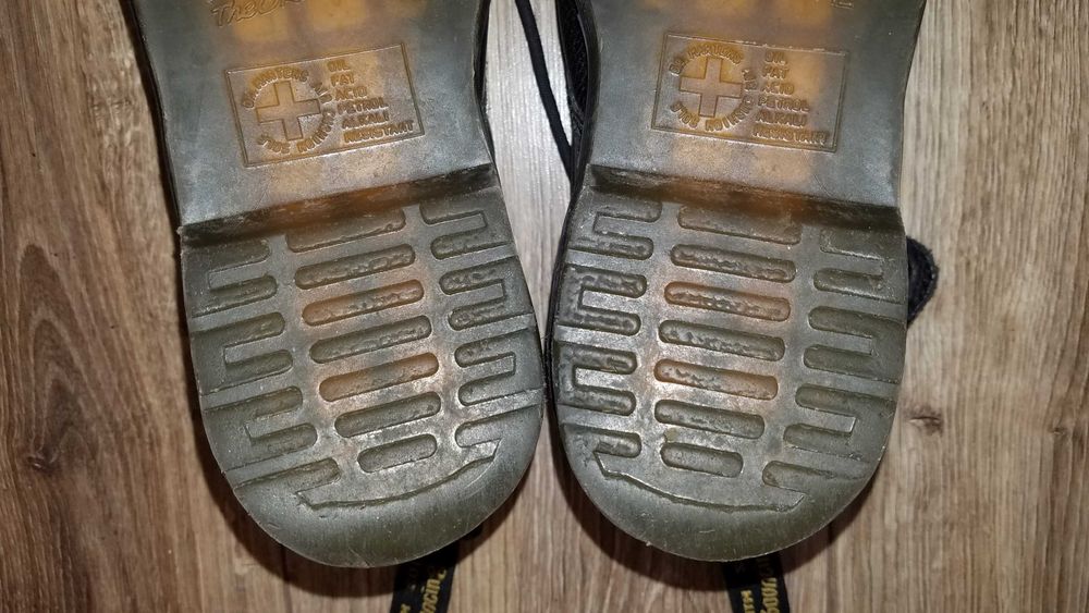 Dr. Martens UK3 35/36 22.5cm czarne buty Skóra* wysokie żółta nitka