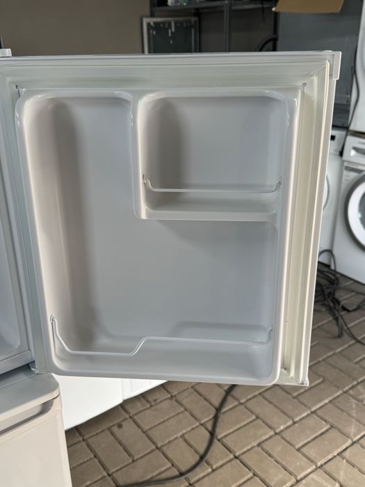 Kostka  Mini  lodówka Severin  Ks9827  biała