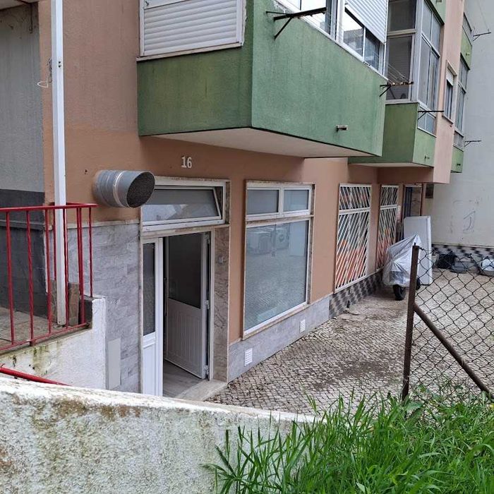 Loja Arrendamento Junto ao Rio Sul Shopping - Torre da Marinha