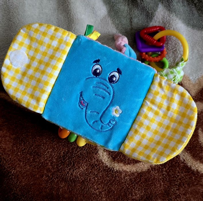 Дитячі іграшки для малюків