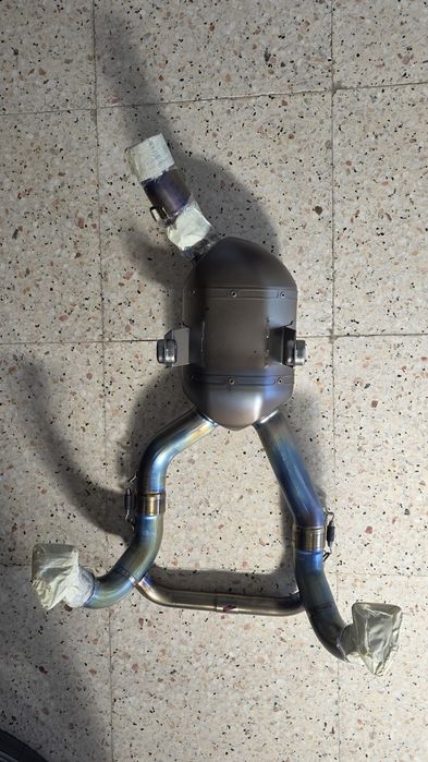 Linha  AKRAPOVIC Titanium – BMW GS 1300 / GS 1300 Adventure