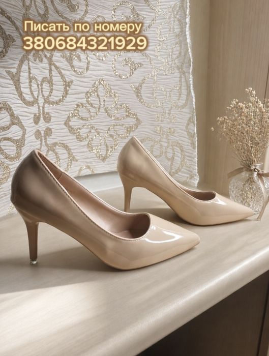 Продам новые каблуки
Цена 750 грн
Стелька - 22 см