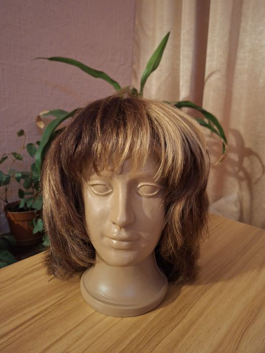 Продам парик з натурального волосся