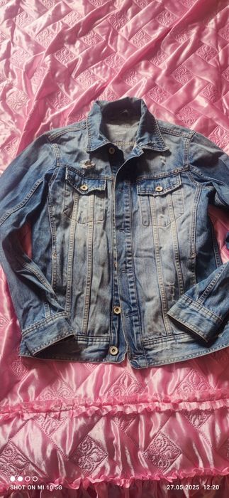 Джинсова куртка.