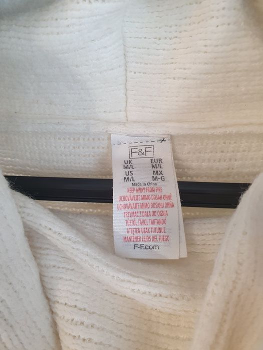 Casaco poncho gola alta