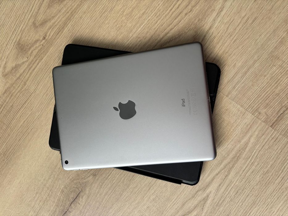 iPad 5 generacji A1822