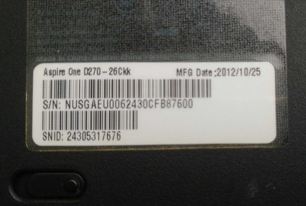 Нетбук Acer Aspire One D270 + сумка