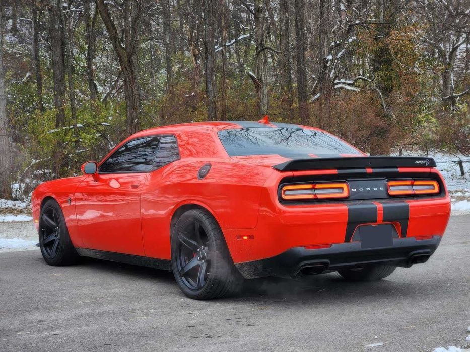 Dodge Challenger SRT Hellcat      2017