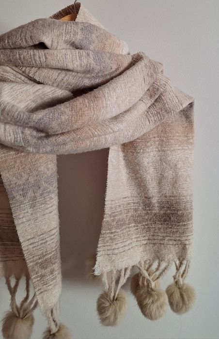 Cachecol branquinho e creme