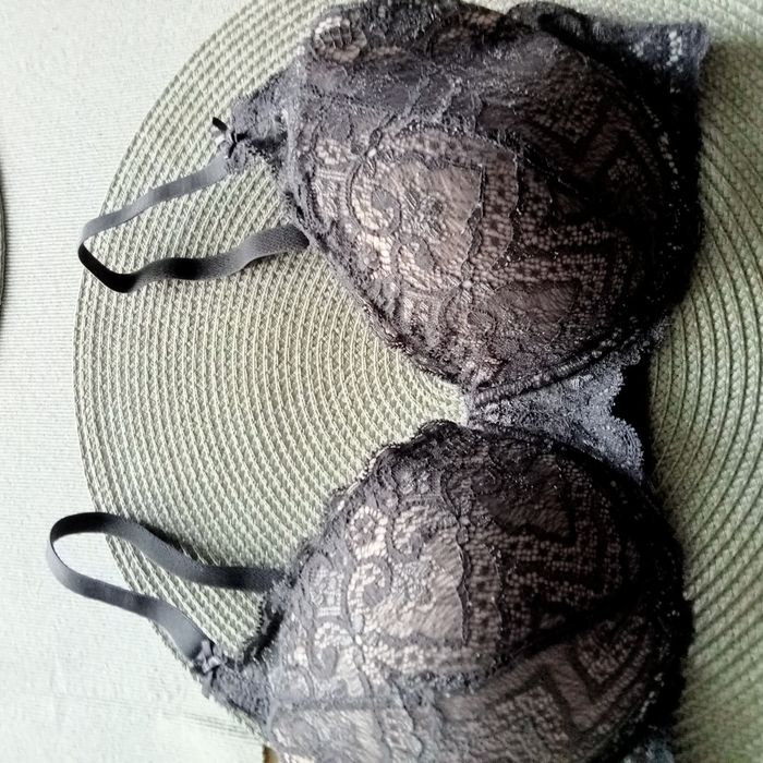 Biustonosz koronkowy Esotiq 70E