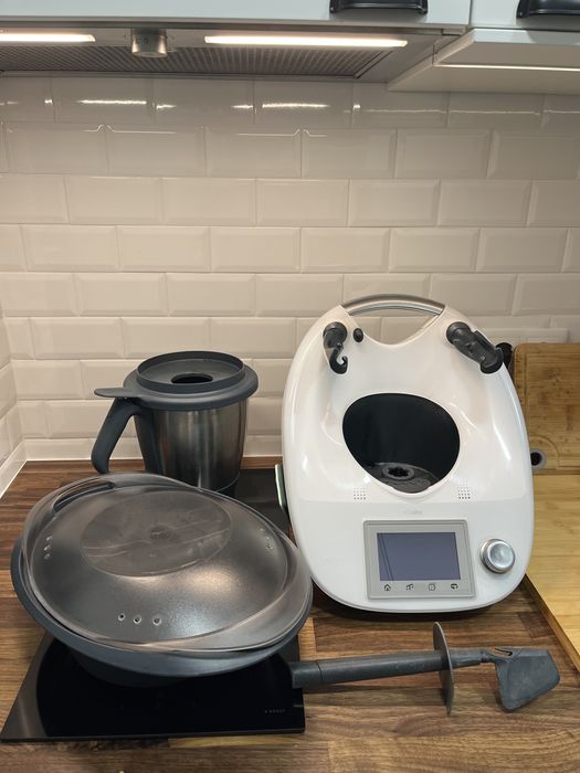 Vendo Bimby TM5 + copo extra + borboleta + chave