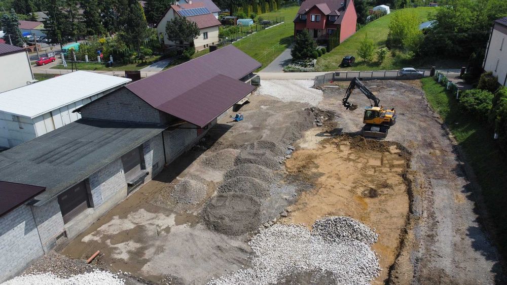 Utwardzenia terenu, prace ziemne, roboty rozbiórkowe