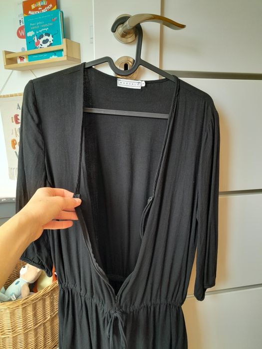 Czarna luźna sukienka oversize dekolt V Marsala Zara xs s