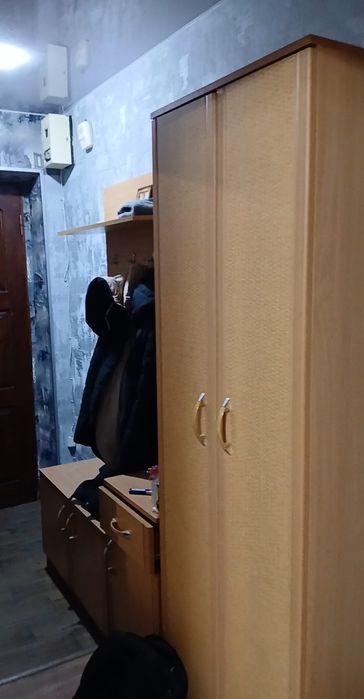 Меблі для прихожої коридору