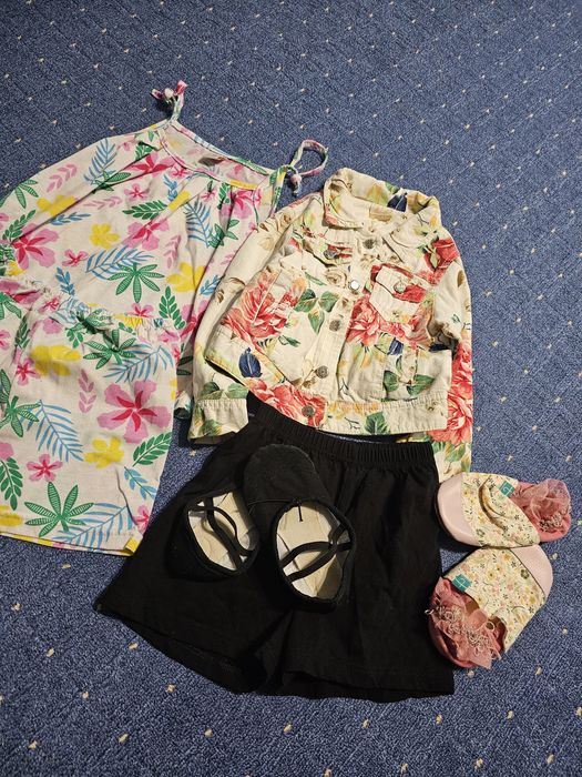 Одяг 104-120,  чешки.