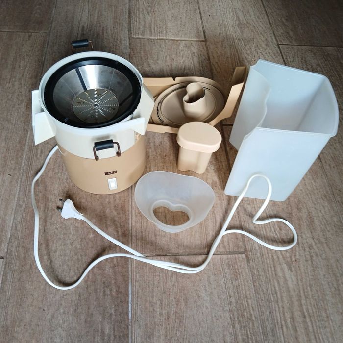 Centrifugadora muito ótima, especialmente para fazer sumos.