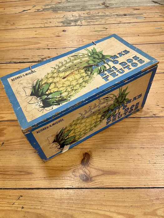 Caixa antiga de ananás