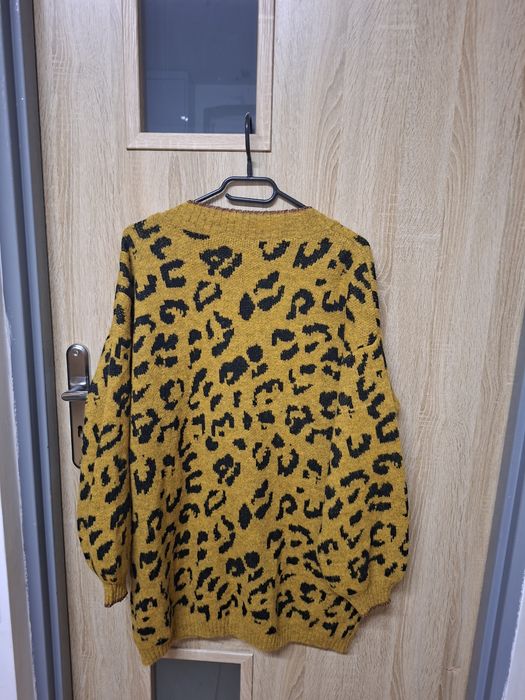 Nowy swetr  kardigan damski