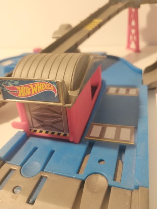 Hot Wheels City Speedway Tor Zestaw Garaż