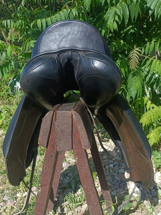 Siodło ujezdzeniowe Henning