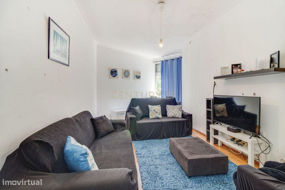 T2 in Reboleira: Brightness and Excellent Location